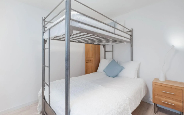 Idyllic Holiday Home in Ooltgensplaat With Private Terrace