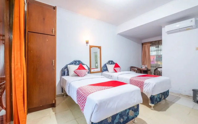 OYO 943 Hotel Azalea Syariah