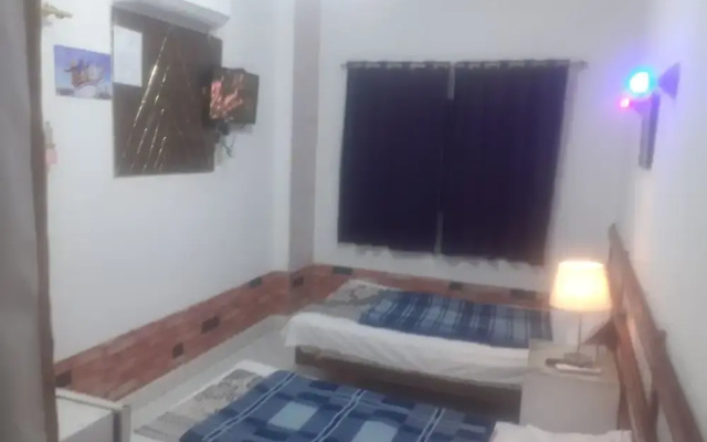 Four Seasons Hostel