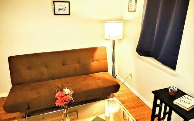 Room in Guest Room - Twin Bunk-style Bedroom Close to Downtown