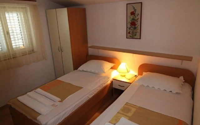 Anna - great location & family friendly - A1(4+1)