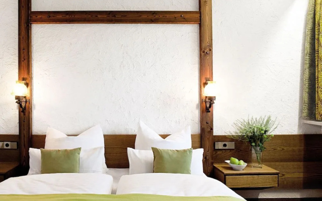 Hotel-Landgasthof KREUZ