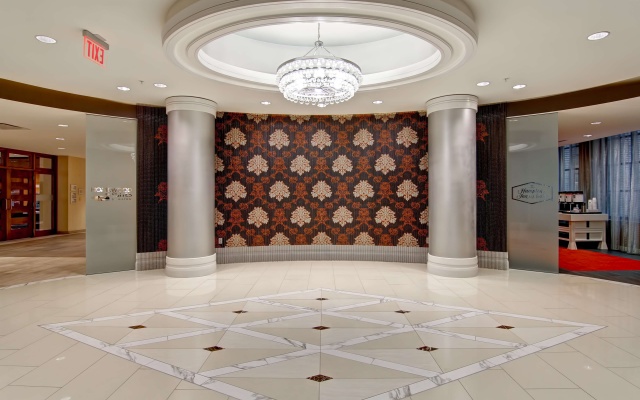 Hampton Inn & Suites Cincinnati-Downtown