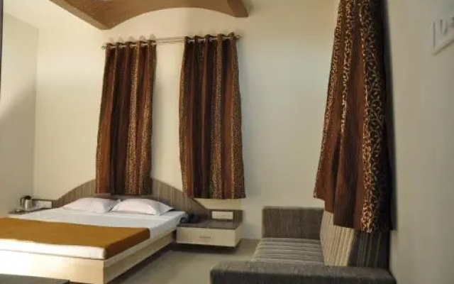 Hotel Tushar Executive