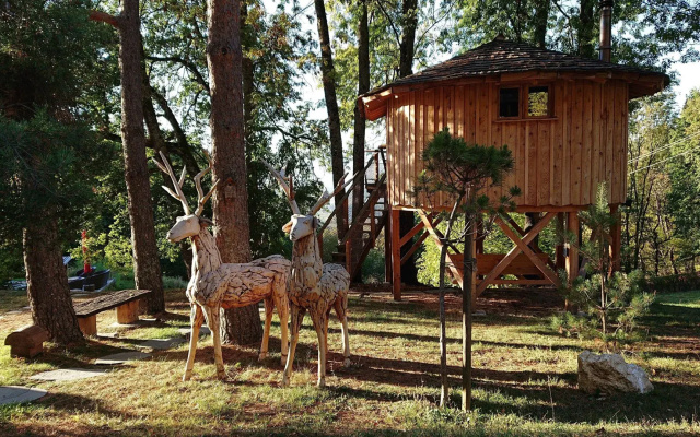 Les Cabanes Du Saleve