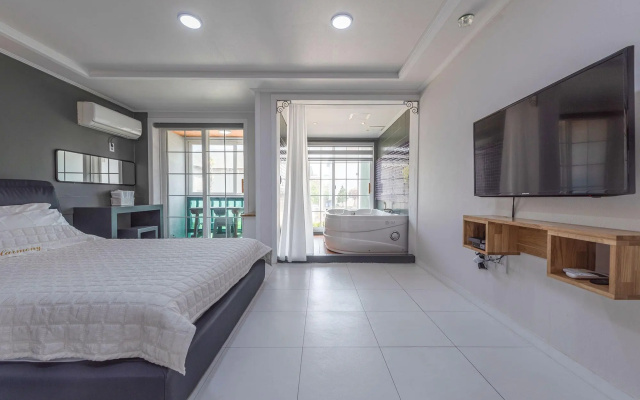 Gyeongju The Stay Spa Pension