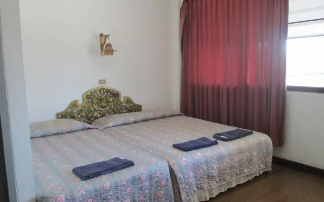 Royal Jommanee Hotel
