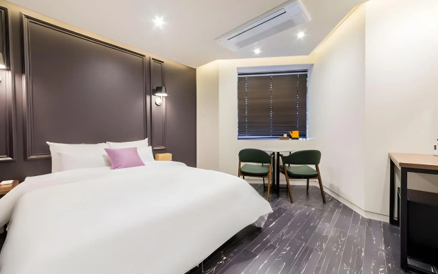 Plain Hotel