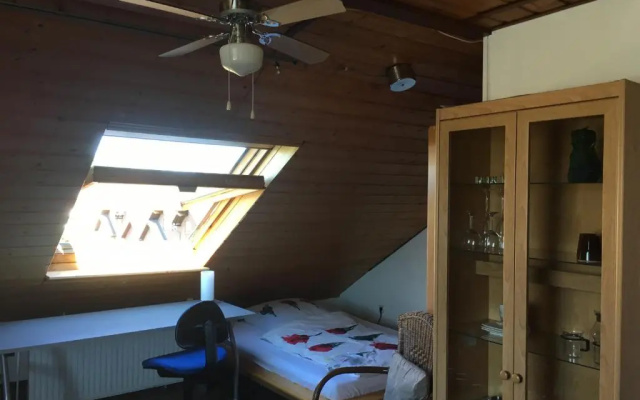 Sonnige Dachgeschoßwohnung (Adults Only)