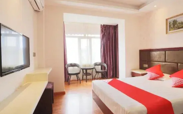 Tianfu Hotel (Yichun Lindu Wood Sculpture Park)