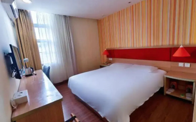  Home Inn (Guangzhou Tianpingjia Metro Station)