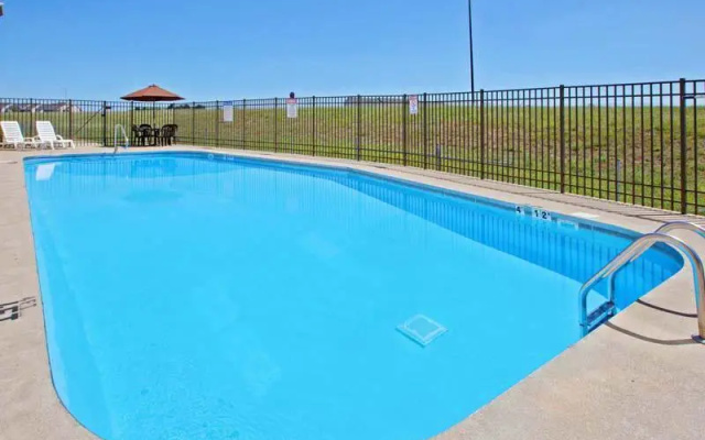Quality Inn & Suites East