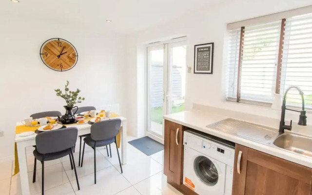 Host Stay Polwell Road