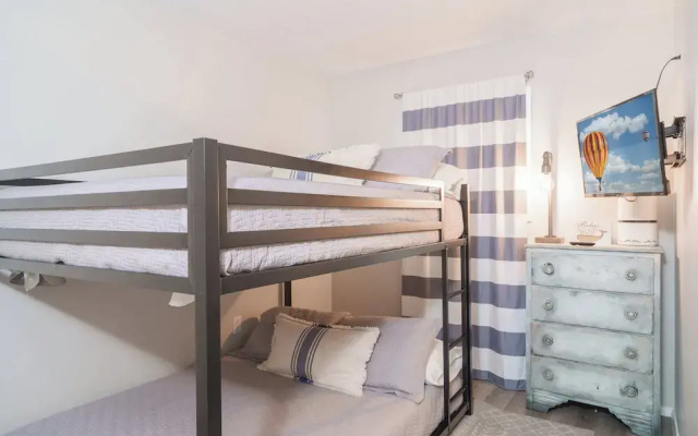Bethys Beachy Beauty Regency Towers!
