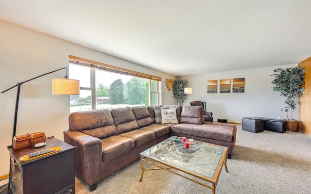 Family-friendly Yakima Escape w/ Yard & Pool!