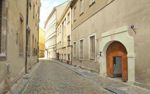 Отель Residence U Malvaze Чехия, Прага - отзывы, цены и фото номеров - забронировать отель Residence U Malvaze онлайн вид на фасад