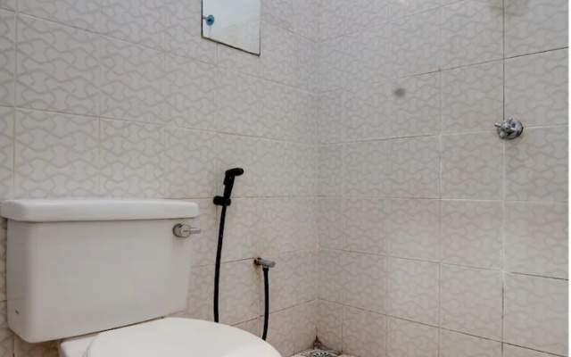 Hotel O Raya Guest House Syariah
