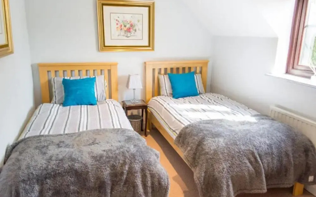 Host Stay Laylands Yard