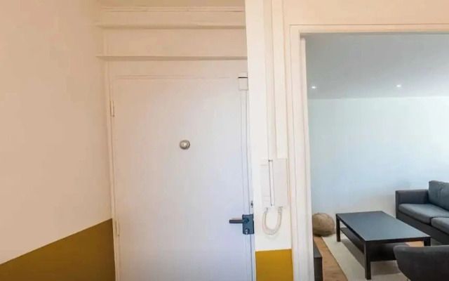 Private Room in a Shared Flat - Lyon 8e