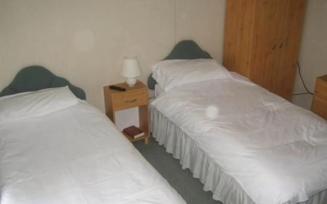 Holland Arms Hotel