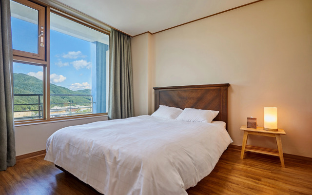 Phoenix Park Resort, Hotel & Condominium