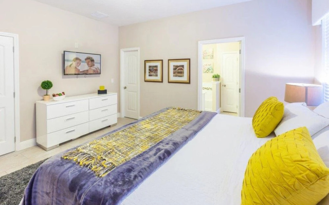 Solterra - 4404 Acorn Court