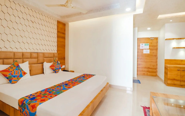 FabHotel Holiday Grand