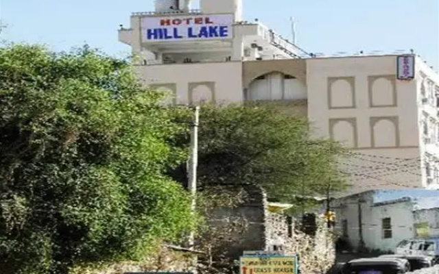 Hotel Hill Lake