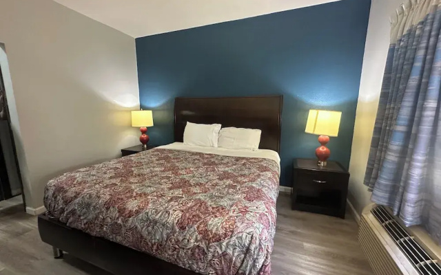 Budget Inn, Hwy 41