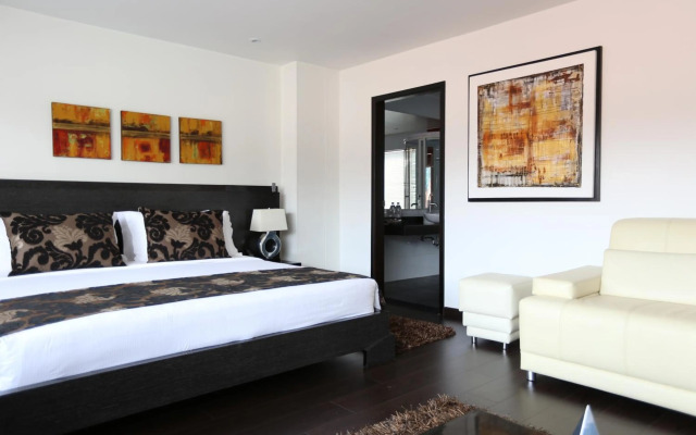 Hotel Suites 108
