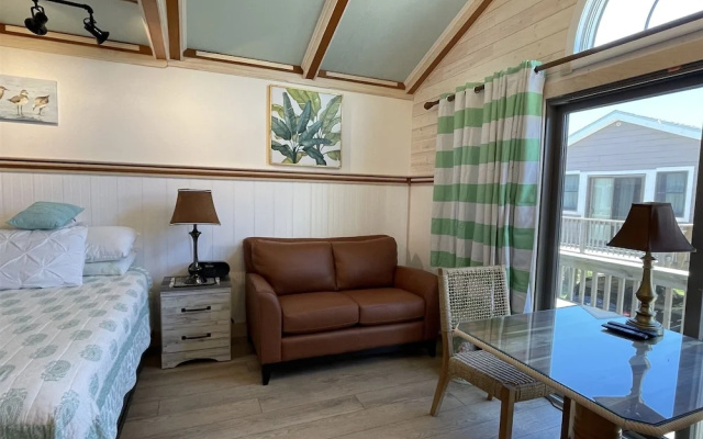 37 Coal Miner's Dream Studio Bedroom Condo by RedAwning