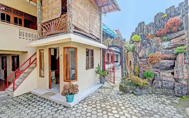 91353 Hotel Surya Andesa