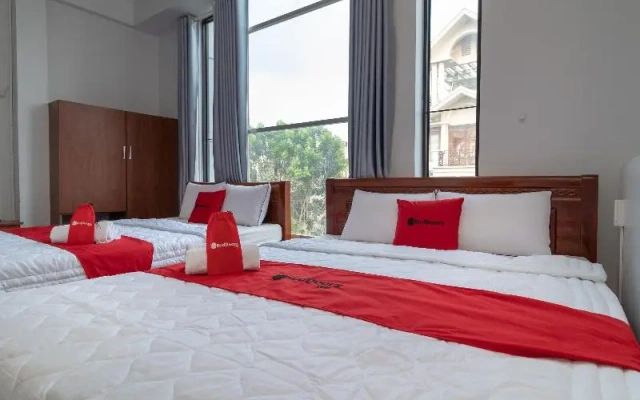 RedDoorz near Tan Huong Market
