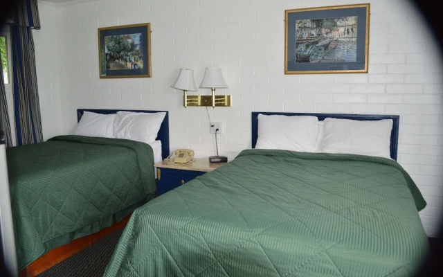 Great Lakes Motel