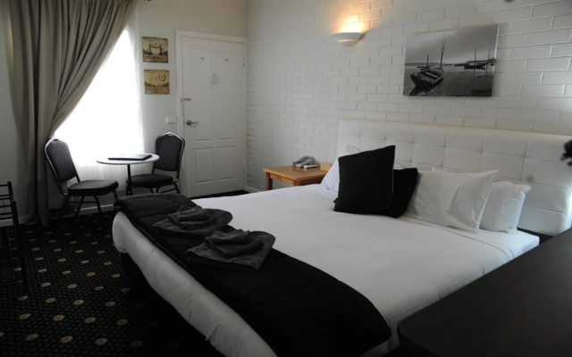 Norwood House Motel & Reception Centre