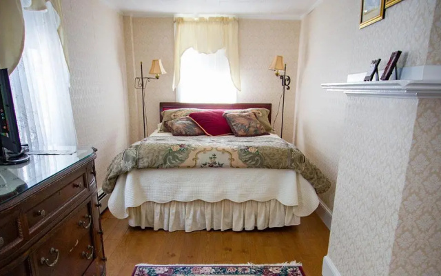 Sally Webster Inn