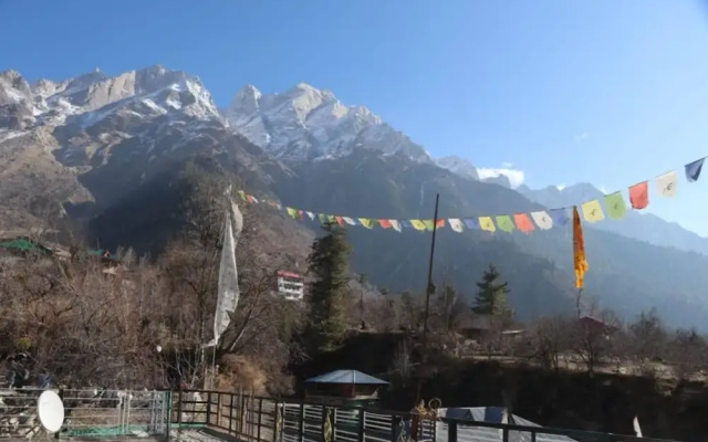 Hotel Sangla Retreat