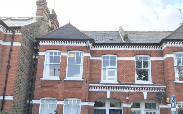 Wix's Lane 3 bed Apartment