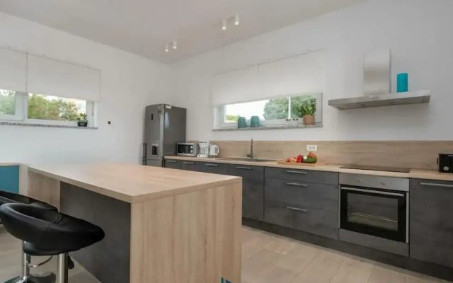 Sandi Comfortable Holiday Residence
