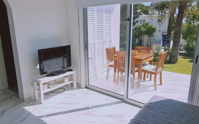 16 PRO - Stay Elias Garden Apartment