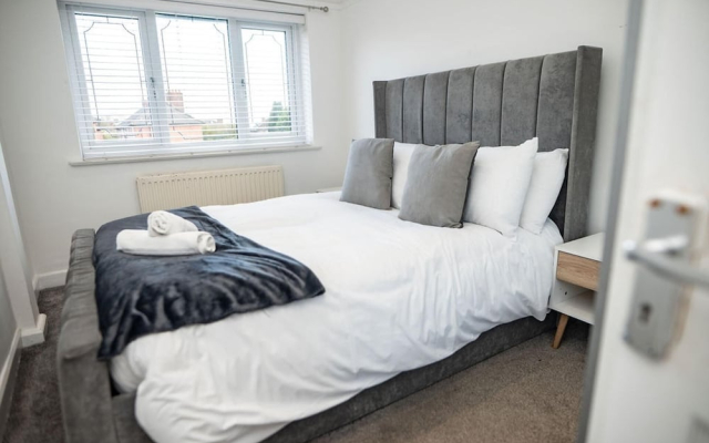 City Oasis - Sleeps 6 - Near Co-op Live & Stadium