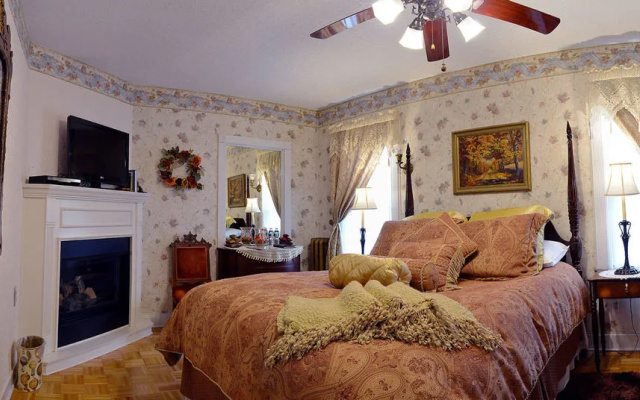 Seasons on Main Bed and Breakfast