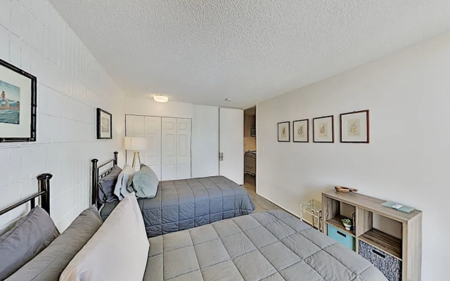Kalakauan 511 1 Bedroom Condo by Redawning