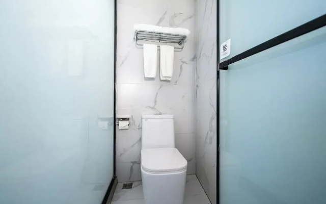 Qinfengyuan Hotel (Shanghai Xuhui District Zhongshan Hospital Jiashan Road Subway Station Branch)