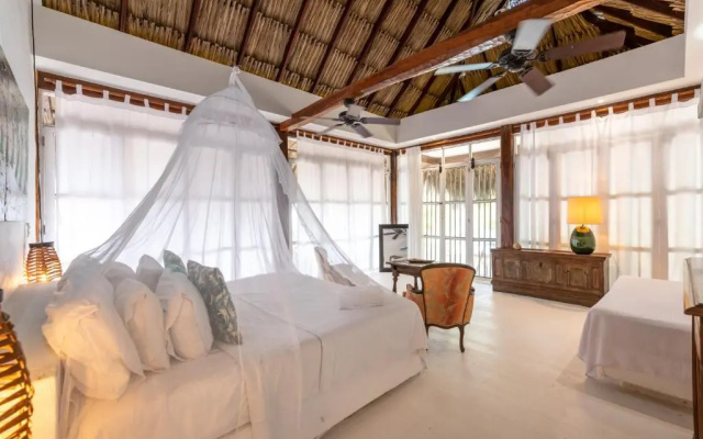 Isla Rosa Boutique by NOMAD GURU