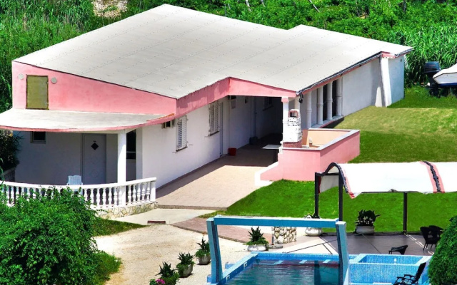 Comfortable Holiday Home in Metajna With Terrace