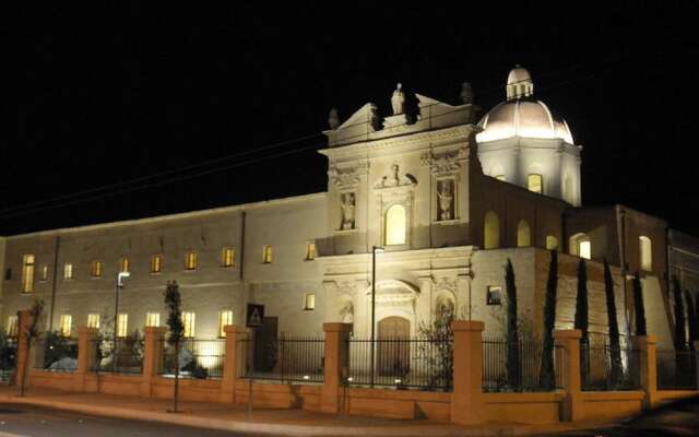 Отель Della Torre Rooms Лечче вид на фасад