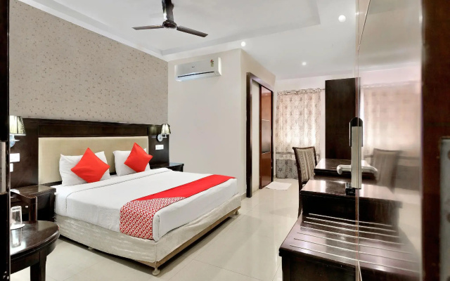 Capital O 12384 Hotel Rudra Grand