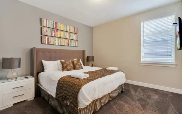 491-8-ld-private Pool With Game and Movie