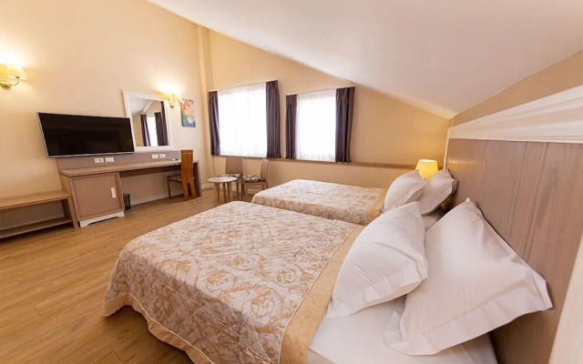 F&m Hotel